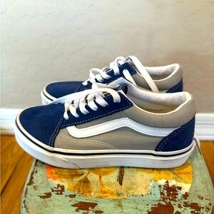 Vans Gray and Blue Suede Skate Sneaker Boys size 2